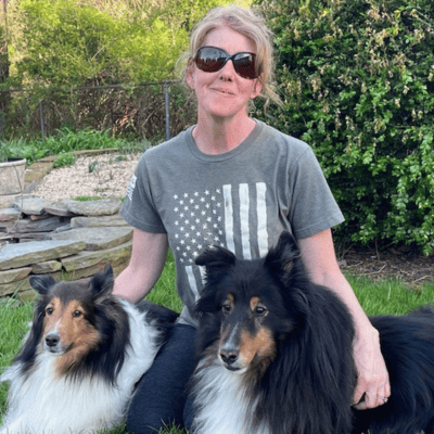 Jennifer Pet Sitter Hoofs & Woofs