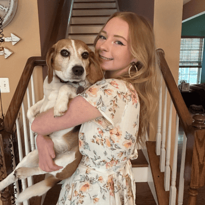 Makayla Pet Sitter Hoofs & Woofs