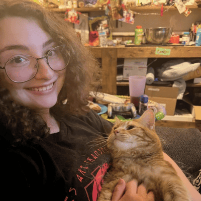 Sarah Pet Sitter Hoofs & Woofs